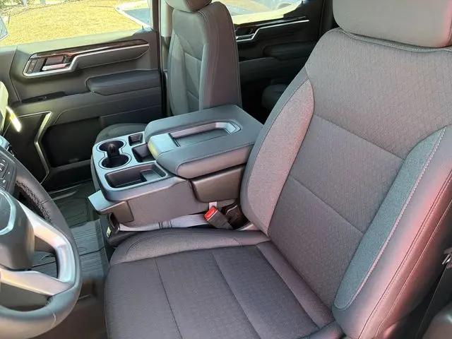 2026 GMC Sierra 1500 Crew Cab, Short Bed, SLE, RWD