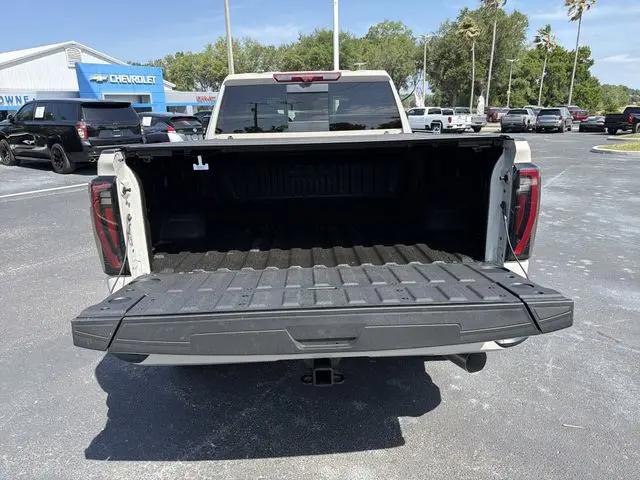 2026 GMC Sierra 2500HD Crew Cab, Standard Bed, AT4, 4WD