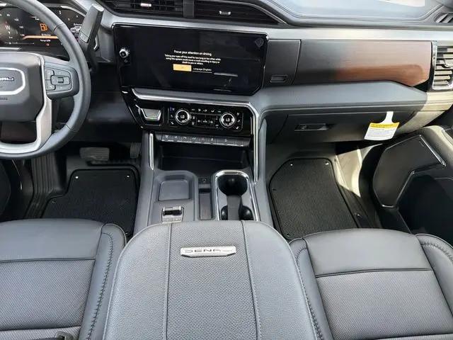 2026 GMC Sierra 2500HD Crew Cab, Standard Bed, Denali, 4WD