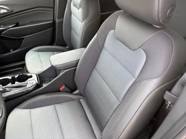 2026 Chevrolet Trax FWD LT