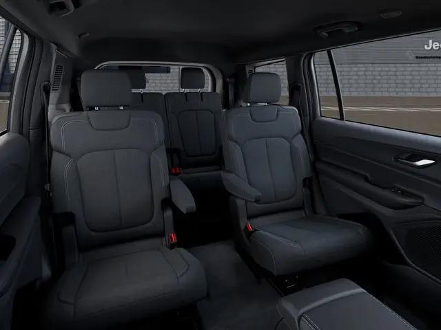 2026 Jeep Grand Cherokee L Altitude 4x2