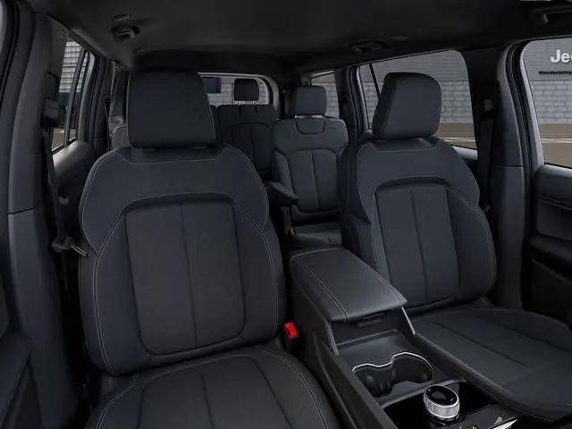 2026 Jeep Grand Cherokee L Altitude 4x2
