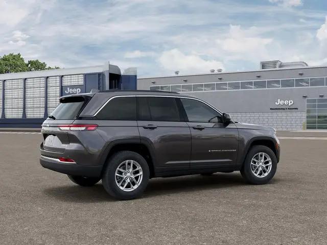 2026 Jeep Grand Cherokee Altitude 4x2