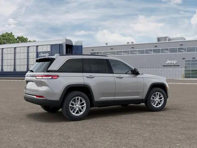2026 Jeep Grand Cherokee Altitude 4x2