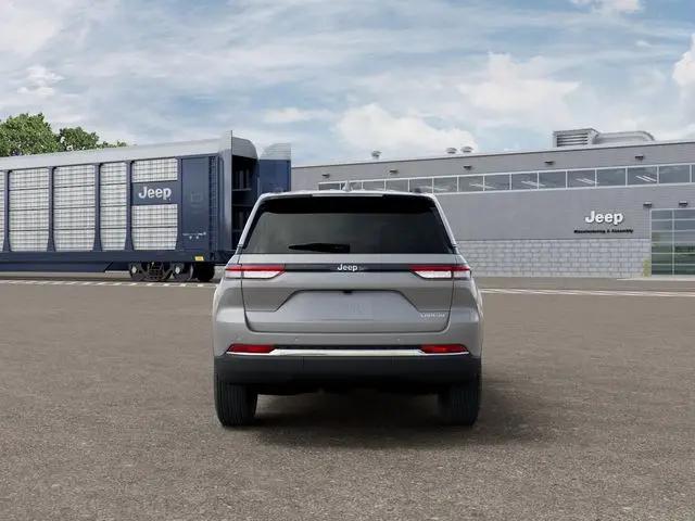 2026 Jeep Grand Cherokee Altitude 4x2