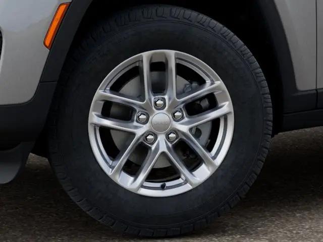 2026 Jeep Grand Cherokee Altitude 4x2