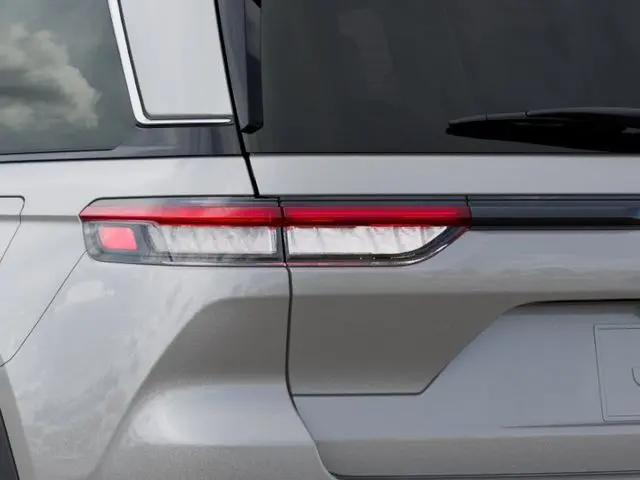 2026 Jeep Grand Cherokee Altitude 4x2
