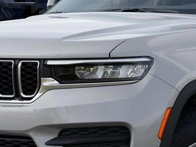2026 Jeep Grand Cherokee Altitude 4x2