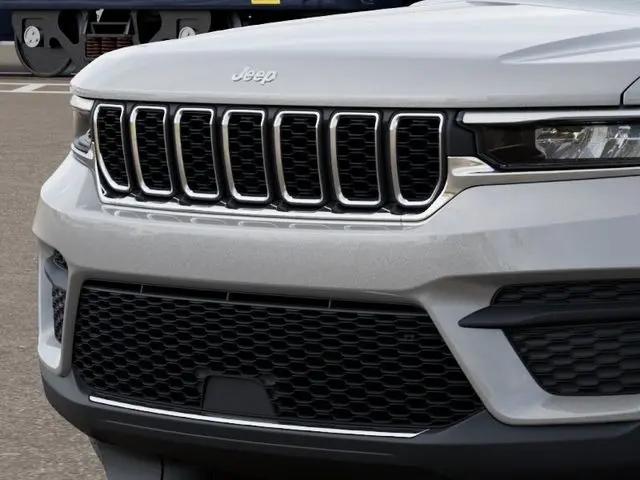 2026 Jeep Grand Cherokee Altitude 4x2