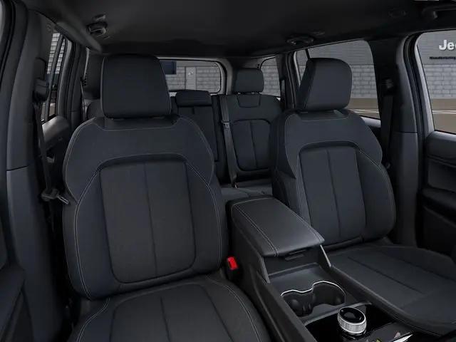 2026 Jeep Grand Cherokee Altitude 4x2