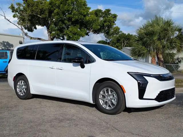 2027 Chrysler Pacifica Select for sale in Fort Myers, FL