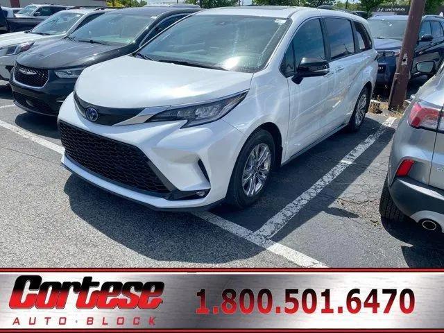 2023 Toyota Sienna LE for sale in Rochester, NY