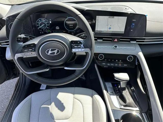 2025 Hyundai Elantra Hybrid Limited
