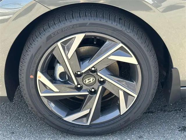 2025 Hyundai Elantra Hybrid Limited
