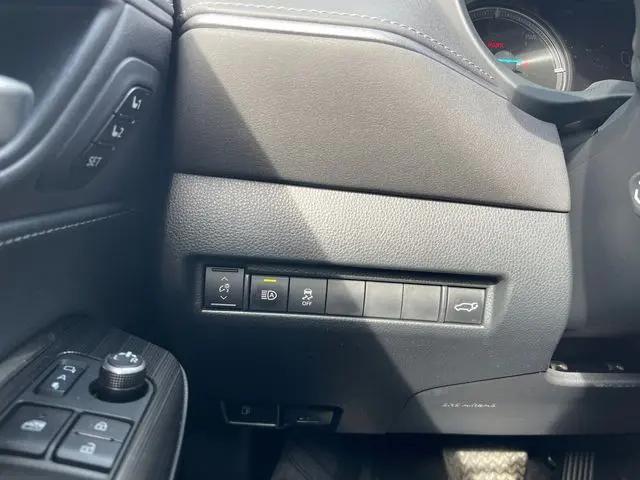 2024 Toyota Venza LE