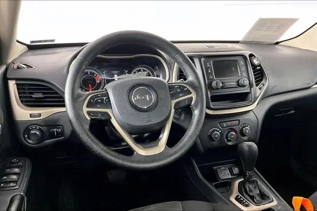 2016 Jeep Cherokee Sport
