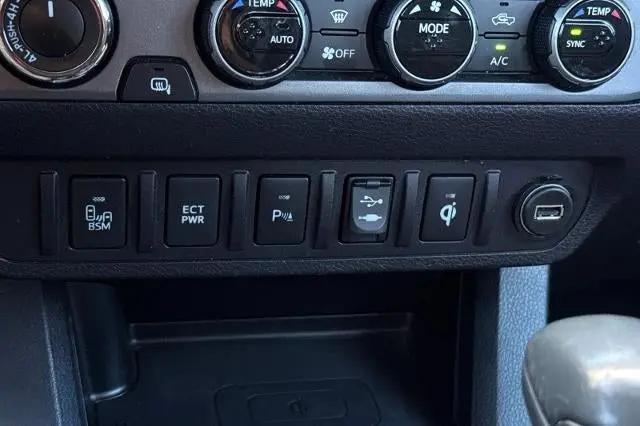 2017 Toyota Tacoma SR5 V6