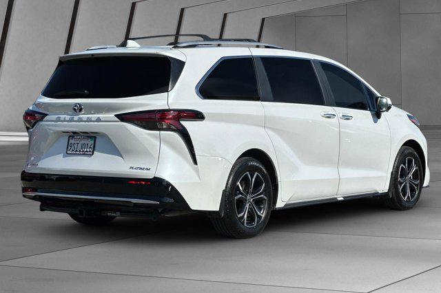 2025 Toyota Sienna Platinum