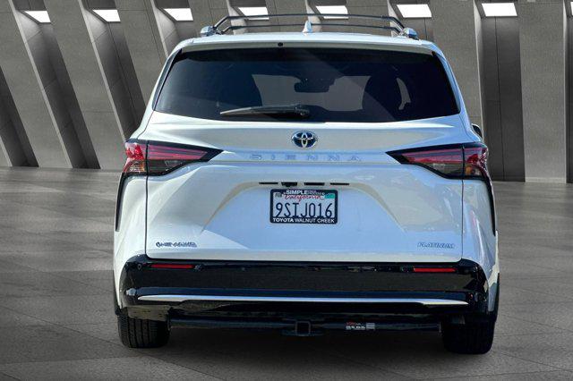 2025 Toyota Sienna Platinum