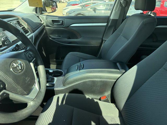 2017 Toyota Highlander LE