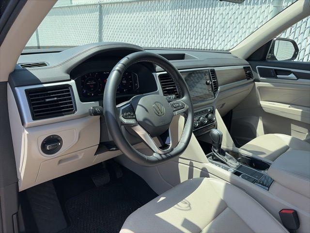 2022 Volkswagen Atlas 3.6L V6 SE w/Technology