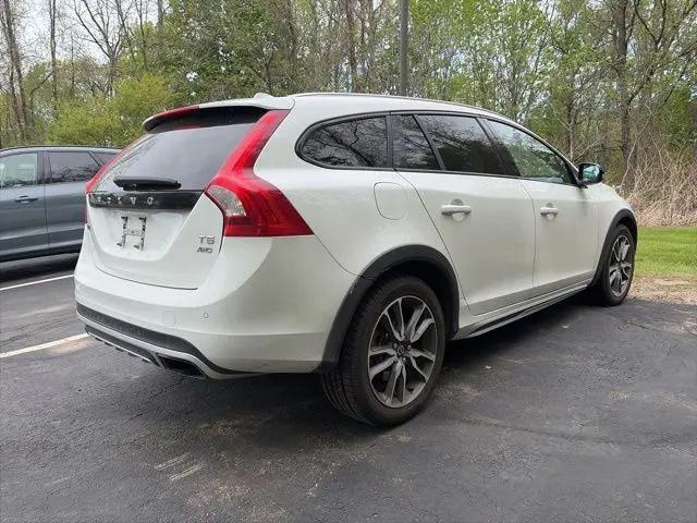 2016 Volvo V60 Cross Country T5