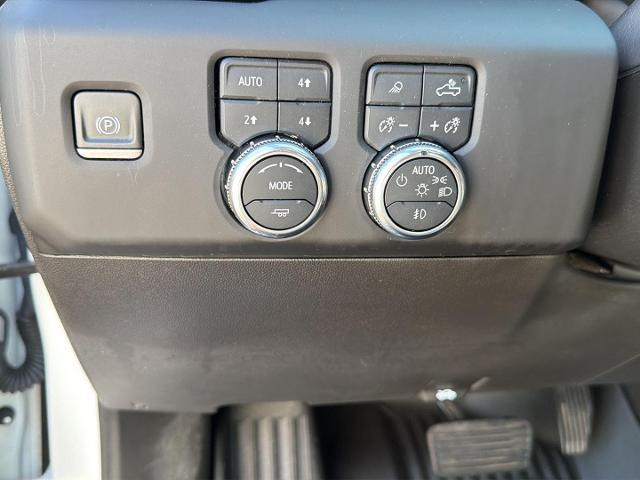 2022 GMC Sierra 1500 4WD Crew Cab Short Box AT4