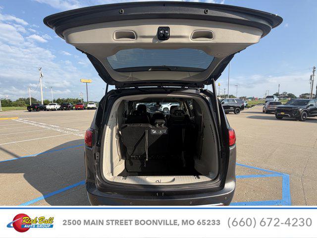 2017 Chrysler Pacifica Touring-L