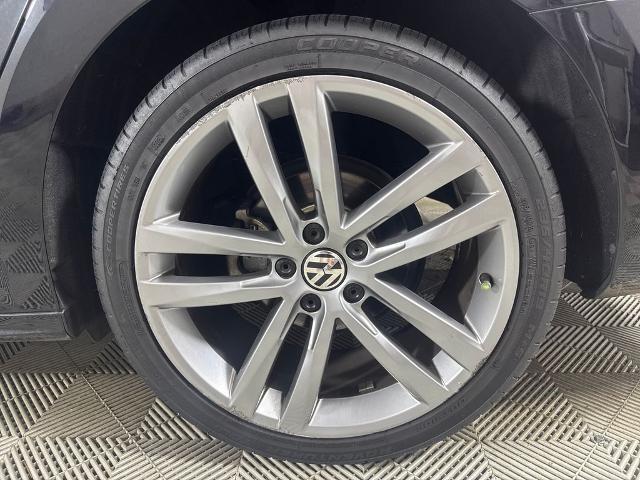 2017 Volkswagen Passat 1.8T R-Line