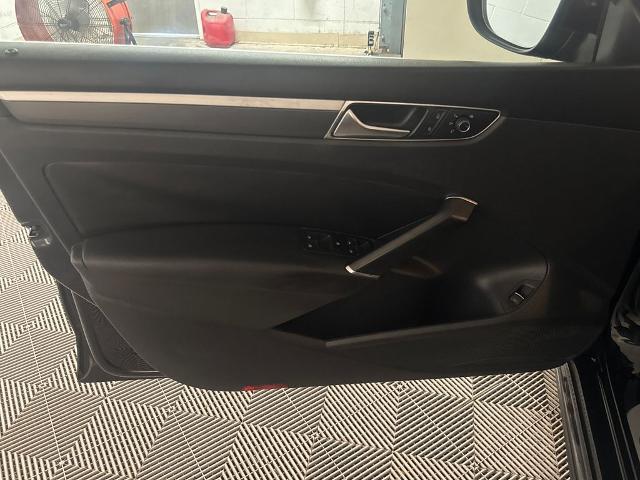 2017 Volkswagen Passat 1.8T R-Line