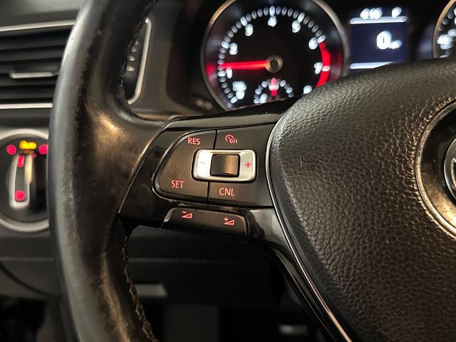 2017 Volkswagen Passat 1.8T R-Line
