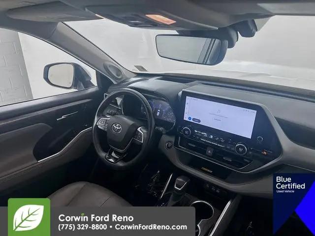 2023 Toyota Highlander Platinum