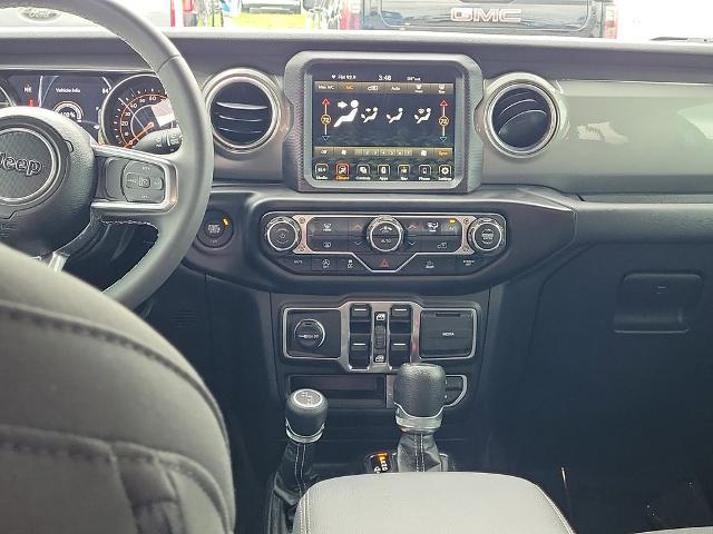 2023 Jeep Wrangler 4-Door Sahara 4x4