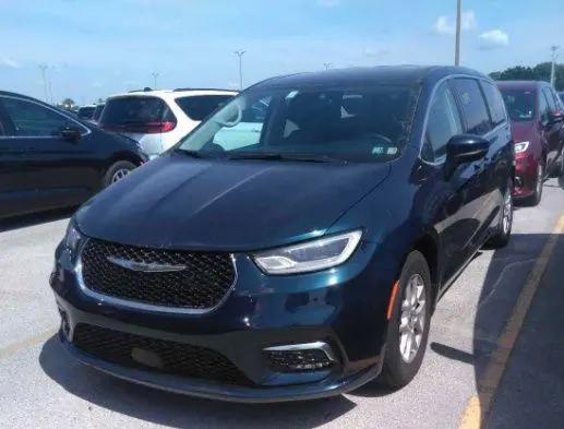 2023 Chrysler Pacifica Touring L for sale in Pine City, MN