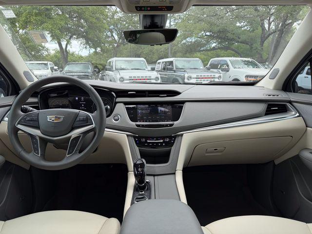 2025 Cadillac XT5 FWD Premium Luxury