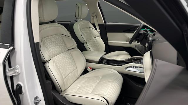 2025 Lincoln Nautilus Black Label