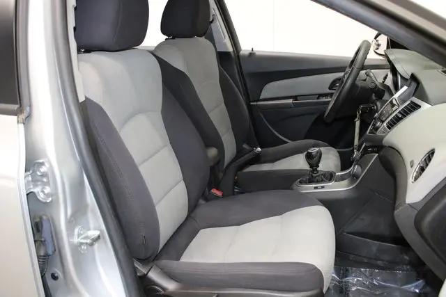 2014 Chevrolet Cruze LS Manual