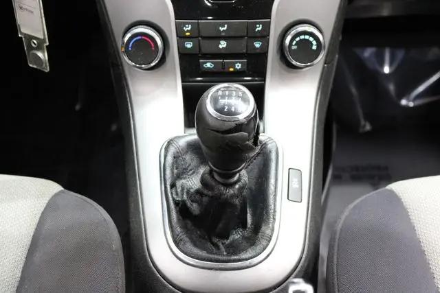 2014 Chevrolet Cruze LS Manual