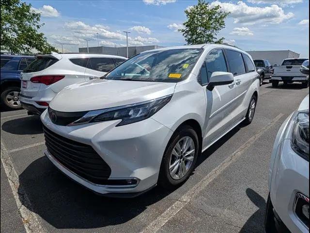 2024 Toyota Sienna XLE