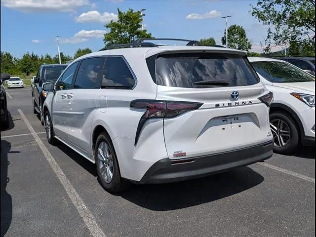 2024 Toyota Sienna XLE