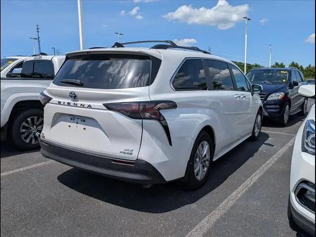 2024 Toyota Sienna XLE