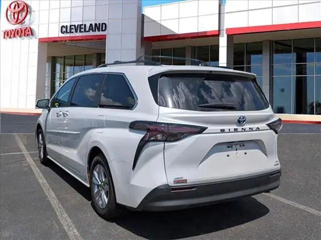 2024 Toyota Sienna XLE