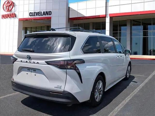 2024 Toyota Sienna XLE