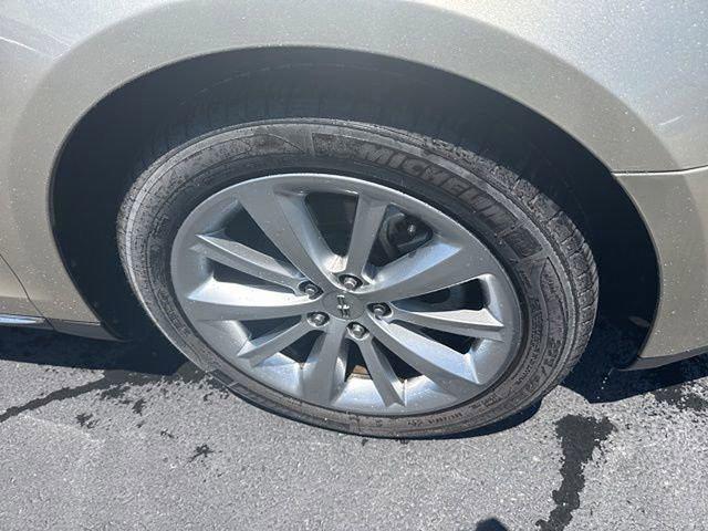 2011 Lincoln MKS Base