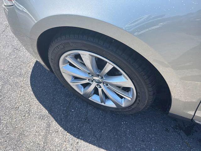2011 Lincoln MKS Base