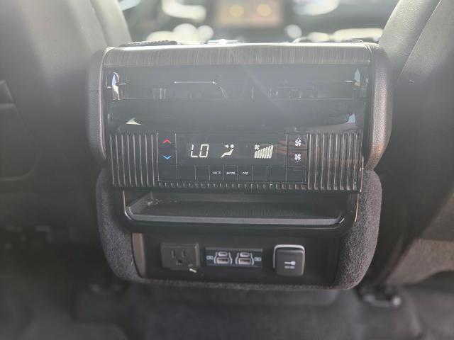 2024 Jeep Wagoneer Series II 4x2