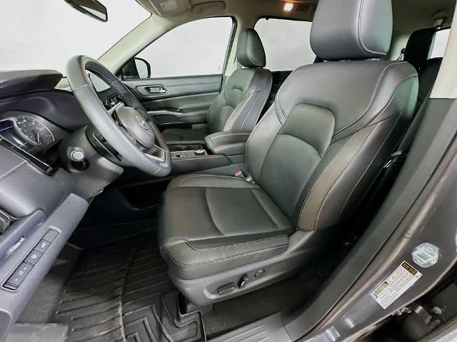 2023 Nissan Pathfinder SL 4WD