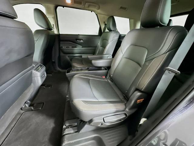 2023 Nissan Pathfinder SL 4WD