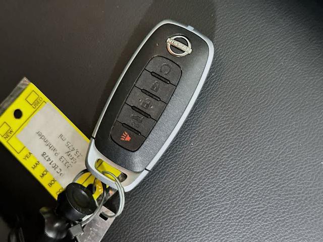 2023 Nissan Pathfinder SL 4WD