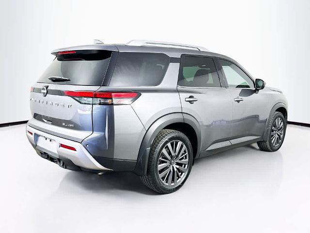 2023 Nissan Pathfinder SL 4WD
